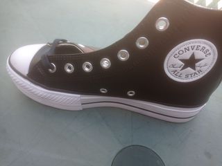 Converse all star \\/ bota negra cuero\\/doble suela de segunda mano por 55  EUR en Ontoria en WALLAPOP