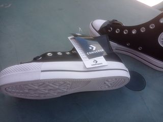 Converse all star \\/ bota negra cuero\\/doble suela de segunda mano por 55  EUR en Ontoria en WALLAPOP