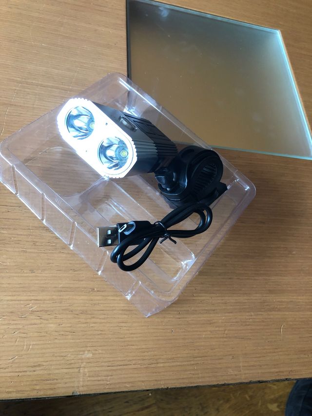 Linterna frontal alta luminosidad bicicletas