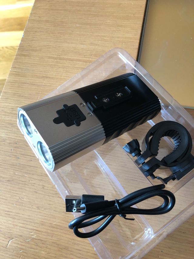 Linterna frontal alta luminosidad bicicletas