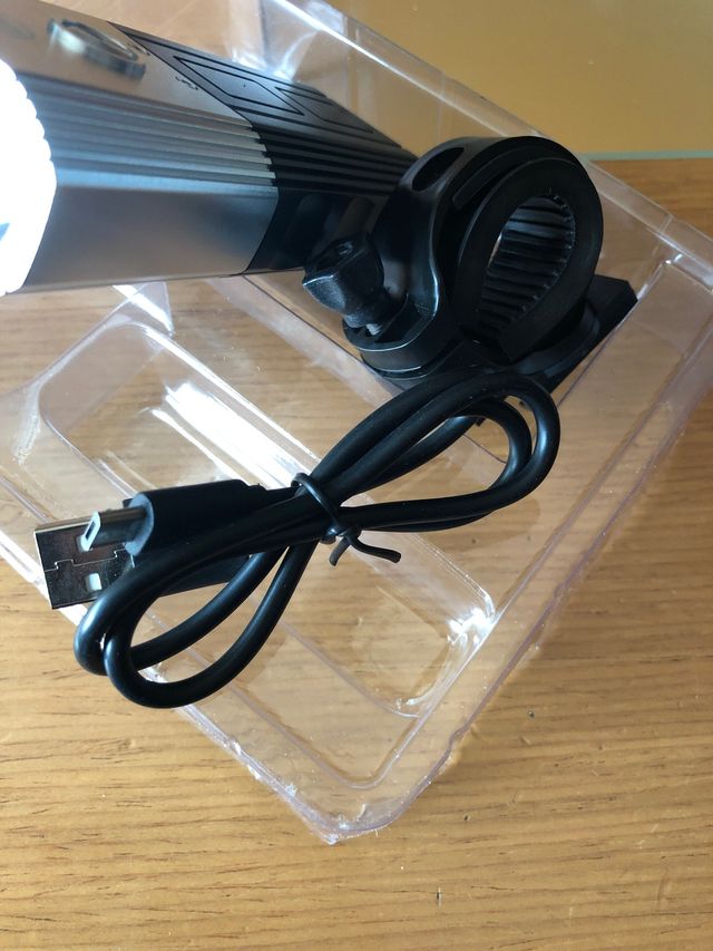 Linterna frontal alta luminosidad bicicletas