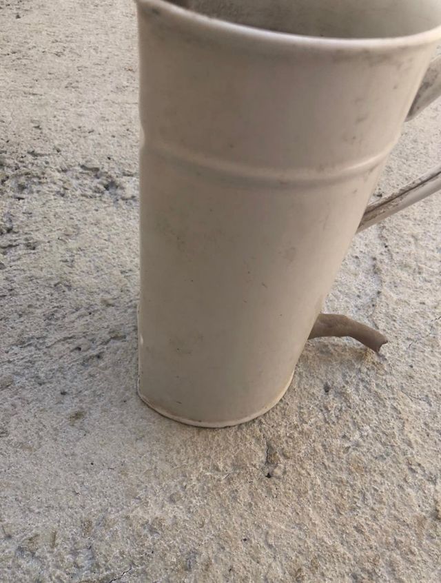 Jarra de labativa hierro.