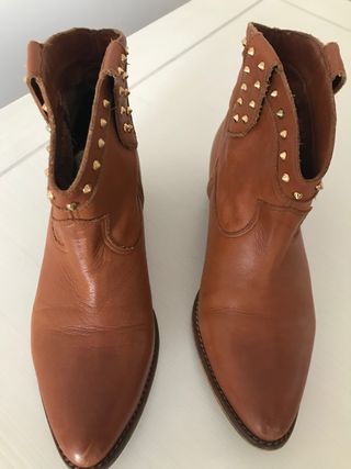 Botines mujer Stradivarius de segunda mano por 15 EUR en Bilbao en WALLAPOP