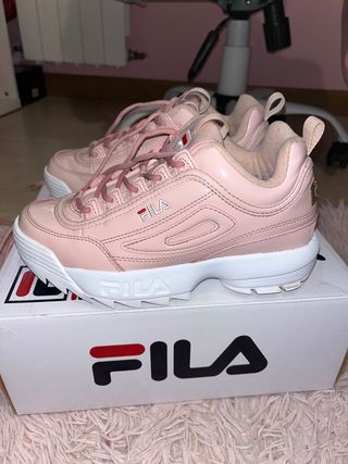 Zapatillas Fila rosas de segunda mano por 20 EUR en Palencia en WALLAPOP