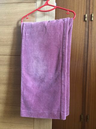 Pantalón pana rosa Zara de segunda mano por 4,2 EUR en Madrid en WALLAPOP