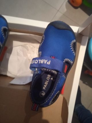 Zapatillas agua pablosky de segunda mano por 5 EUR en Barcelona en WALLAPOP