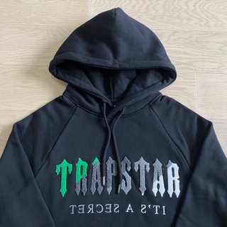 CHANDAL TRAPSTAR de segunda mano por 100 EUR en Barcelona en WALLAPOP