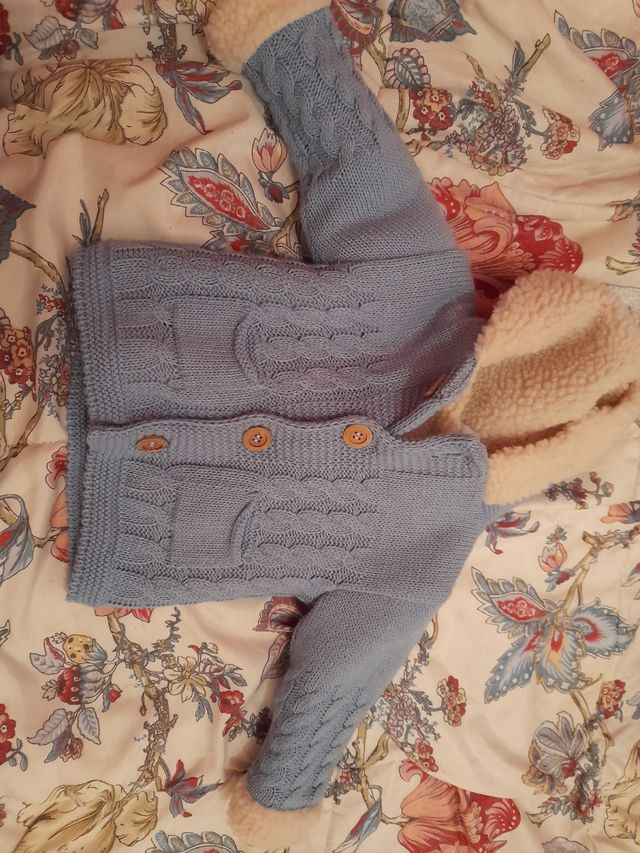 chaqueta bebé 6 meses de boregito por dentro