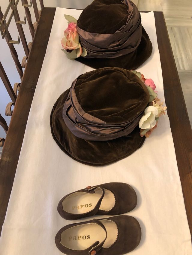 2 sombreros terciopelo niña