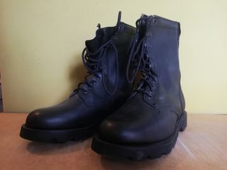 Botas militares Iturri de segunda mano por 25 EUR en Madrid en WALLAPOP