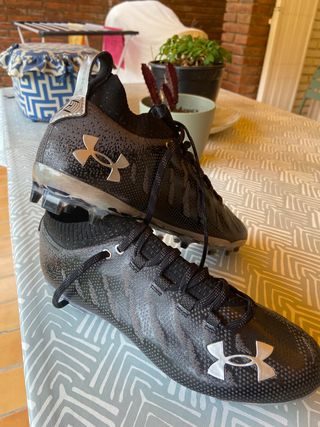 Botas fútbol americano - Under Armour de segunda mano por 90 EUR en Sant  Feliu de Llobregat en WALLAPOP