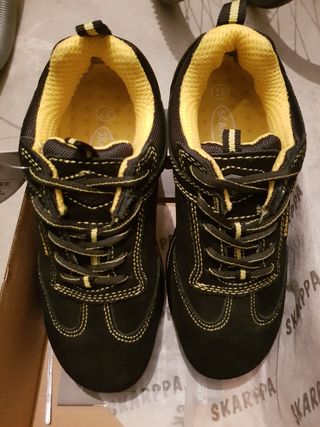 ZAPATO DE SEGURIDAD SKARPPA GUEPARDO (S1P SRC HRO) de segunda mano por 30  EUR en Ciempozuelos en WALLAPOP