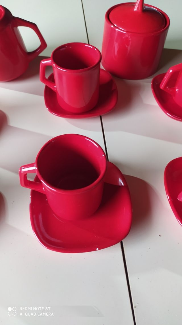 Conjunto cafe loza roja