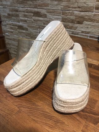 Sandalias de cuña de Zara de segunda mano por 15 EUR en Santa Catalina Las  Toscas en WALLAPOP