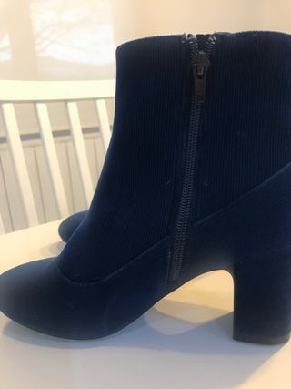 Botines pana de segunda mano por 8 EUR en Girona en WALLAPOP