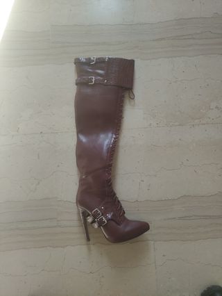 Botas altas de piel color burdeos de segunda mano por 25 EUR en Palma de  Mallorca en WALLAPOP
