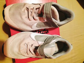 Zapatillas Nike número 32 de segunda mano por 5 EUR en Gualba en WALLAPOP