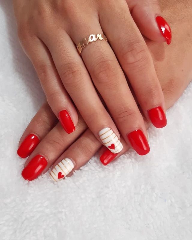 Uñas acrílicas, gel, y semipermanente