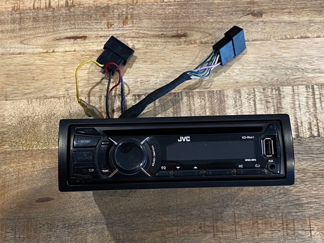 Radio JVC con CD USB y Aux