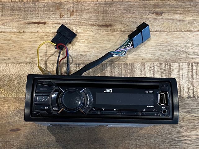 Radio JVC con CD USB y Aux