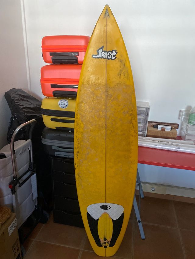 Tabla de surf 6.0 de quilla fija(tabla antigua)