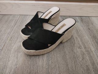 Cuñas negras y esparto Zara t38 de segunda mano por 20 EUR en Madrid en  WALLAPOP