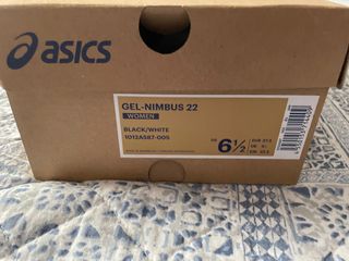 Zapatillas Asícs nimbus 22 negras de segunda mano por 100 EUR en San  Agustín del Guadalix en WALLAPOP