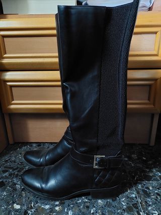 Botas altas Parfois de segunda mano por 20 EUR en Chiva en WALLAPOP