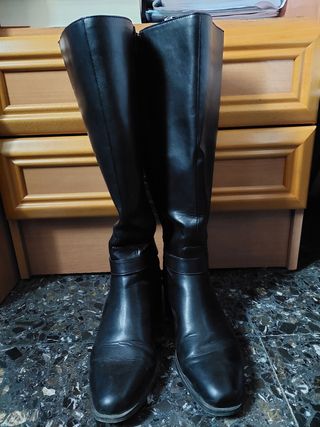 Botas altas Parfois de segunda mano por 20 EUR en Chiva en WALLAPOP