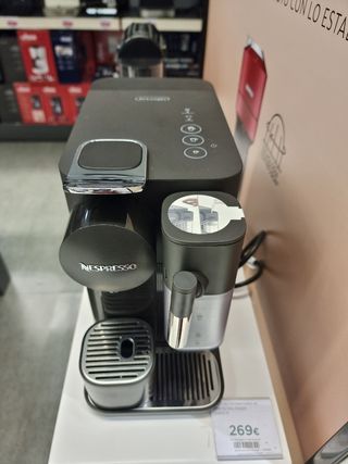 CAFETERA NESPRESSO DELONGHI LATTISIMA ONE 3 de segunda mano por 200 EUR en  León en WALLAPOP