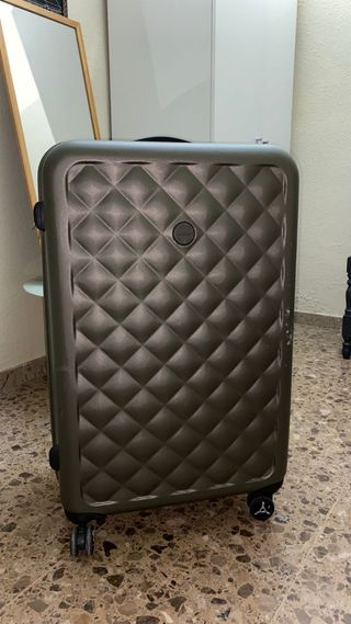 MALETA GRANDE de segunda mano por 40 EUR en Barcelona en WALLAPOP