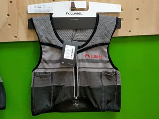 Chaleco Mochila Hidratación LURBEL de segunda mano por 64 EUR en Béjar en  WALLAPOP