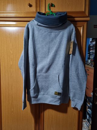 Sudadera Polinesia de segunda mano por 30 EUR en Torrejón de Ardoz en  WALLAPOP