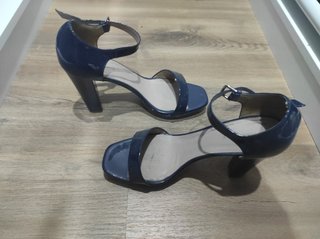 Sandalias Tacon Gloria Ortiz de segunda mano por 20 EUR en Nuevo Baztán en  WALLAPOP