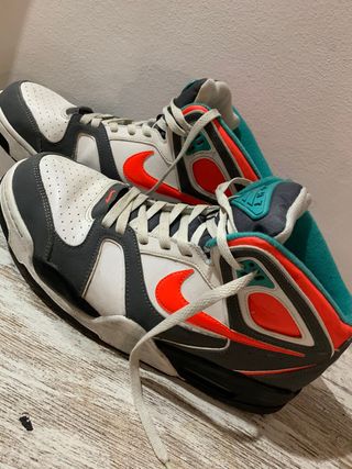 Zapatillas Nike 20 euros de segunda mano por 20 EUR en Barcelona en WALLAPOP