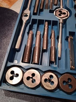 Juego de machos y terrajas de segunda mano por 20 EUR en Soria en WALLAPOP
