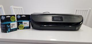 Impresora multifuncion HP envy 5010 + cartuchos de segunda mano por 55 EUR  en Malgrat de mar en WALLAPOP