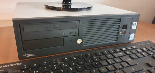 Fujitsu Intel Pentium con Windows 7 ultimate