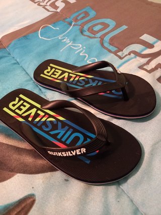 Chanclas de playa quiksilver talla 40 de segunda mano por 15 EUR en Rellayo  en WALLAPOP