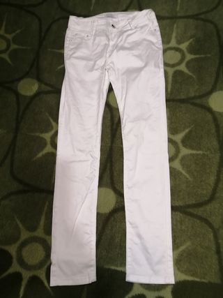 Pantalón vaquero blanco talla 40 de segunda mano por 5 EUR en Bilbao en  WALLAPOP