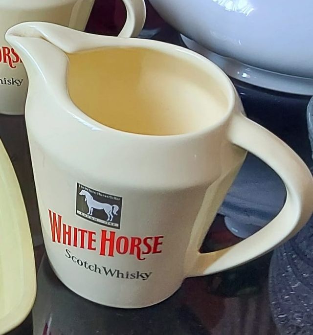 4 Jarras colección White Horse NUEVAS