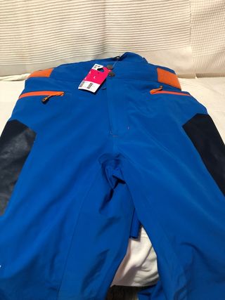 Pantalón alpinismo SIMOND talla L (44) nuevo de segunda mano por 60 EUR en  Granollers en WALLAPOP