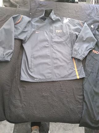 Chándal Nike Total 90 de segunda mano por 29,95 EUR en Cádiz en WALLAPOP