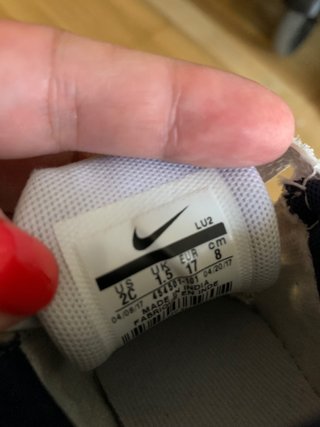 Zapatillas Nike bebé talla 17 de segunda mano por 8 EUR en Madrid en  WALLAPOP