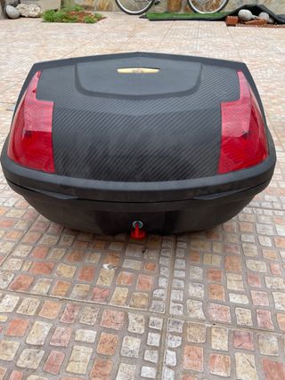 Maleta para moto de segunda mano por 25 EUR en Madrid en WALLAPOP