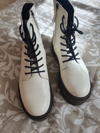 Botas militares bershka 37 de segunda mano por 12 EUR en Solete Alto en  WALLAPOP