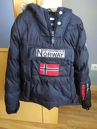 Abrigo niñ@ Norway de segunda mano por 40 EUR en Parla en WALLAPOP