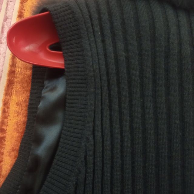 chaleco con piel de conejo.