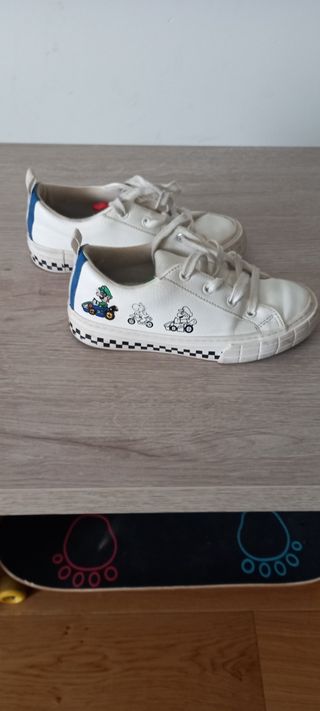 Zapatillas Zara 29. Super Mario Bros. de segunda mano por 3 EUR en  Vitoria-Gasteiz en WALLAPOP