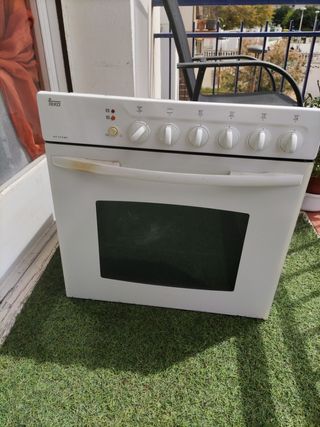 Horno TEKA ht490 me de segunda mano por 40 EUR en Sitges en WALLAPOP